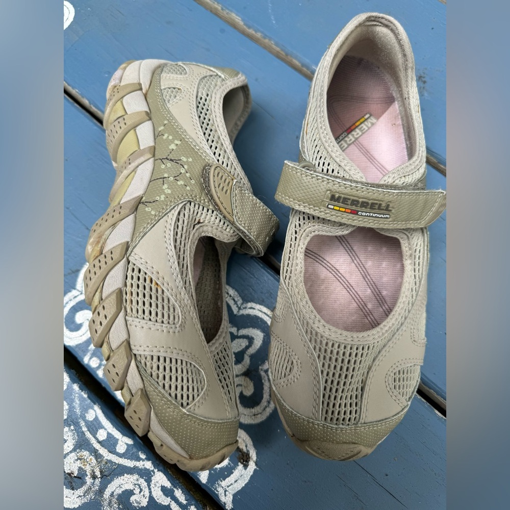 Women’s Merrell Continuum Mary Jane 7.5 shoes (beige/taupe)